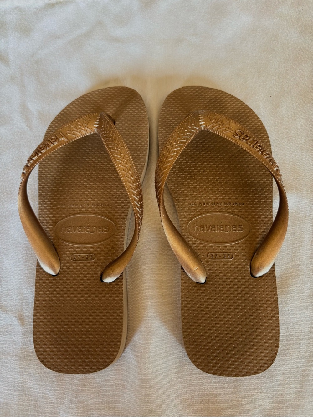 Havaianas Flip Flops in Metallic Bronze